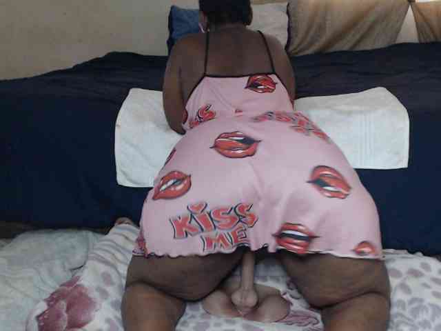 Prettybkack25 webcam
