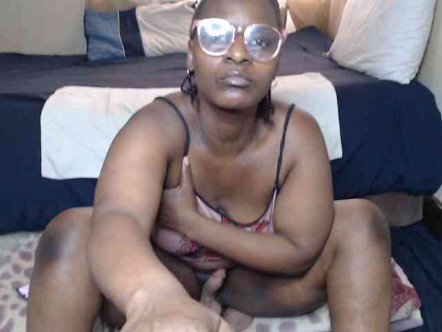 Prettybkack25 webcam