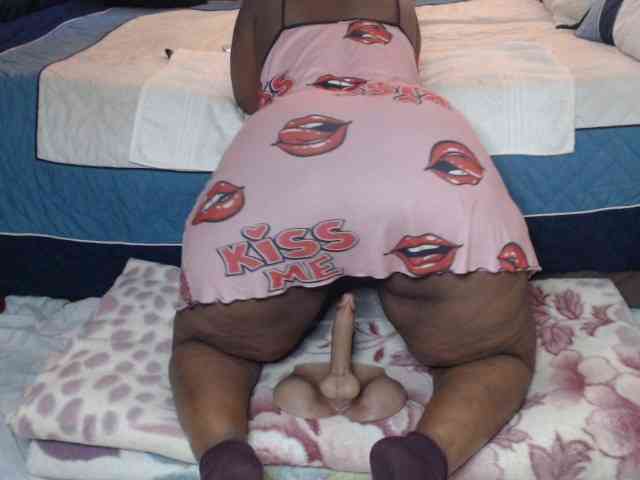 Prettybkack25 Live Webcam on BongaCams