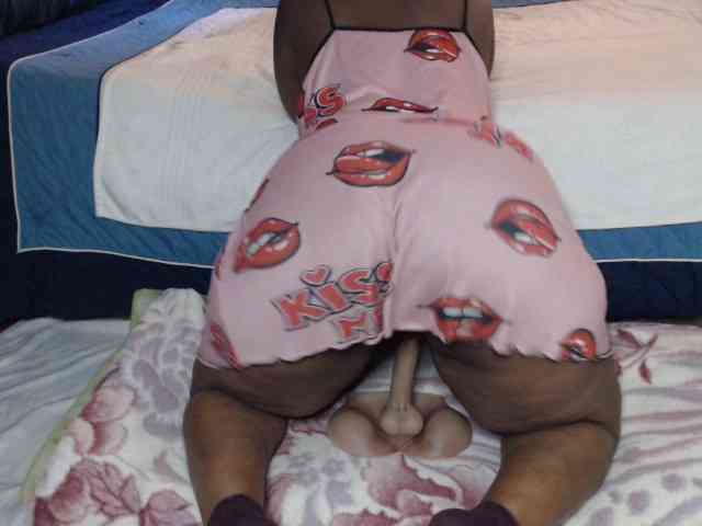 Prettybkack25 webcam