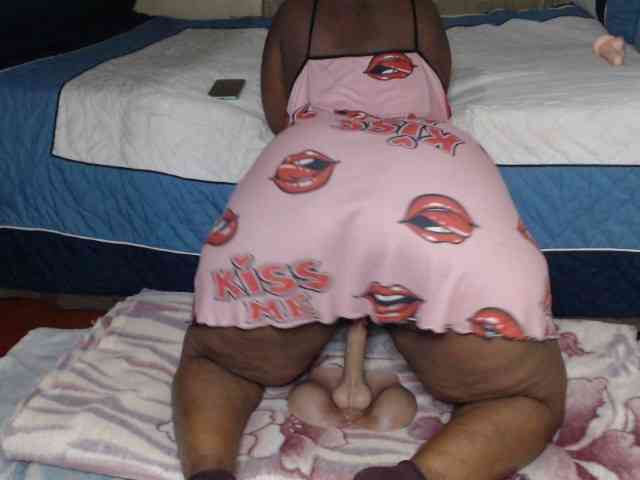 Prettybkack25 webcam