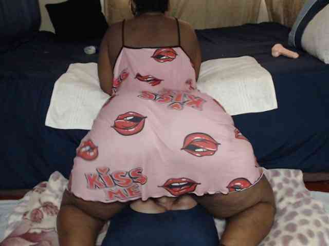 Prettybkack25 webcam