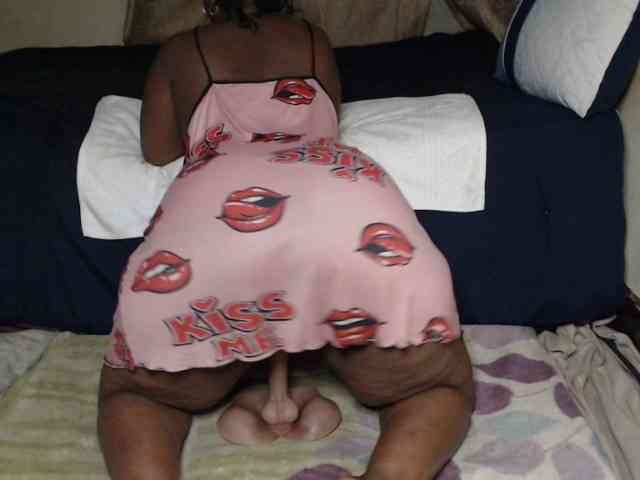 Prettybkack25 webcam