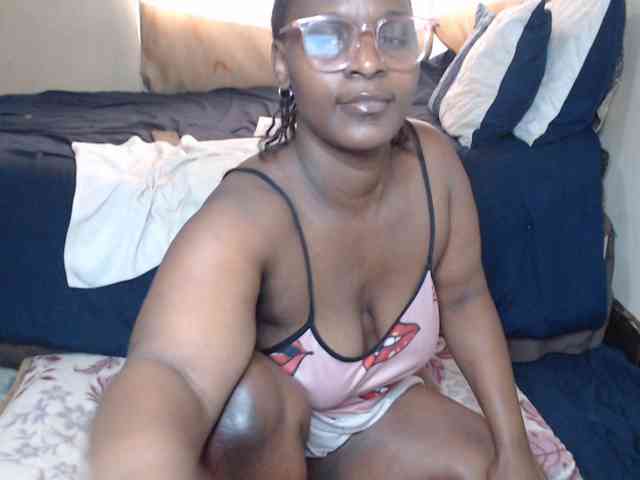 Prettybkack25 webcam