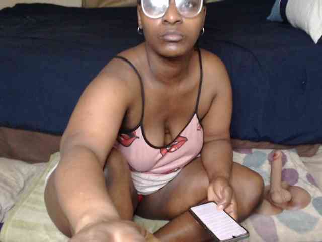 Prettybkack25 webcam
