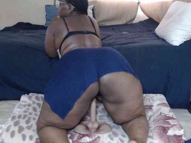 Prettybkack25 webcam