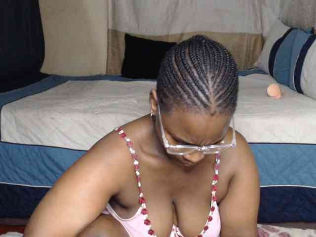 Prettybkack25 webcam