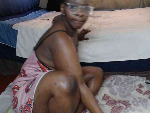 Prettybkack25 webcam