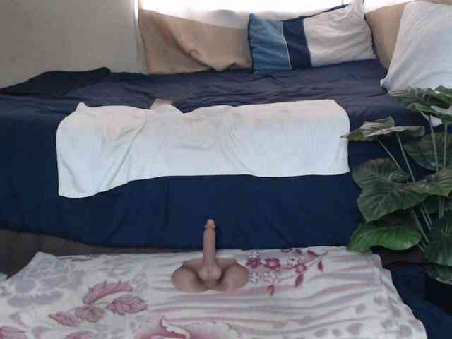 Prettybkack25 webcam