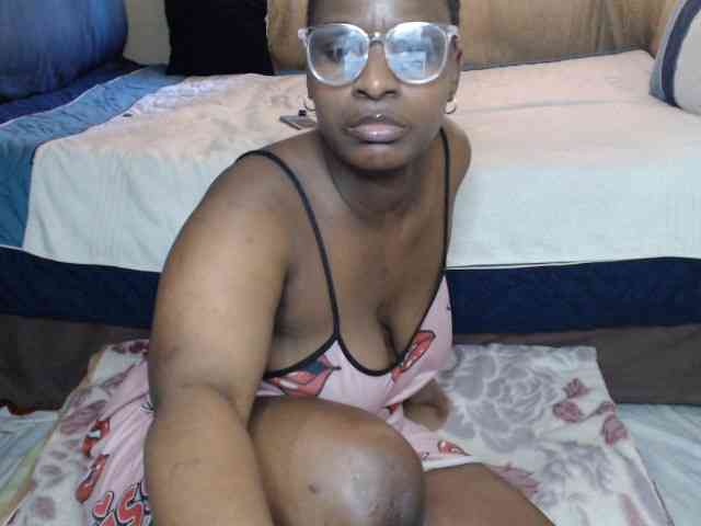Prettybkack25 webcam