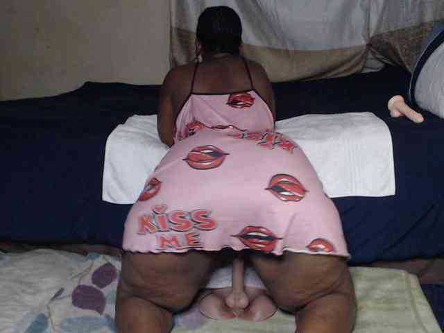 Prettybkack25 webcam