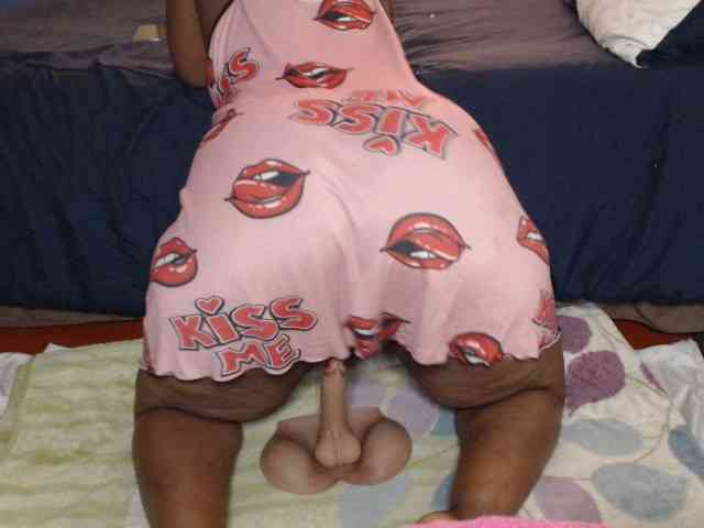 Prettybkack25 webcam