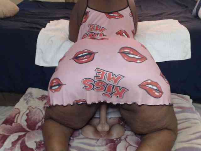 Prettybkack25 webcam