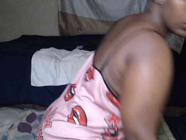 Prettybkack25 webcam