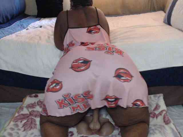 Prettybkack25 webcam