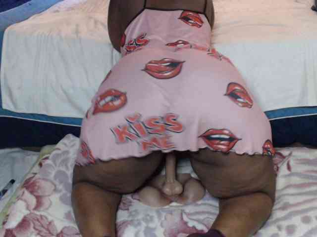 Prettybkack25 webcam