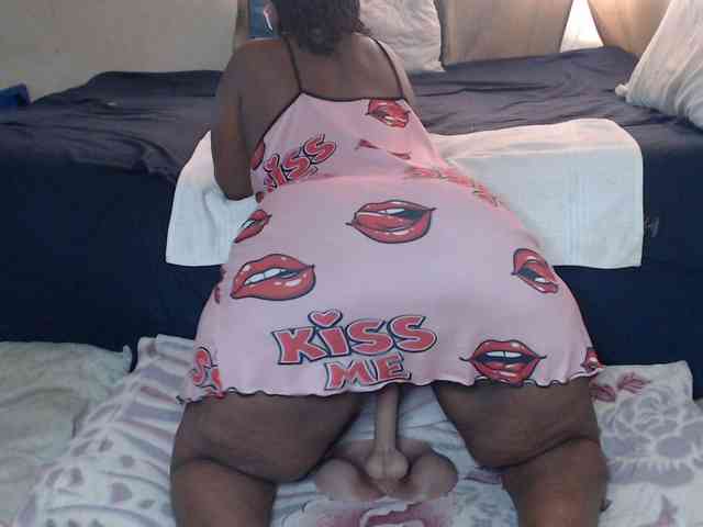Prettybkack25 webcam