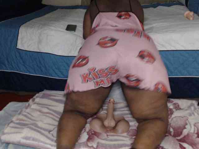 Prettybkack25 webcam