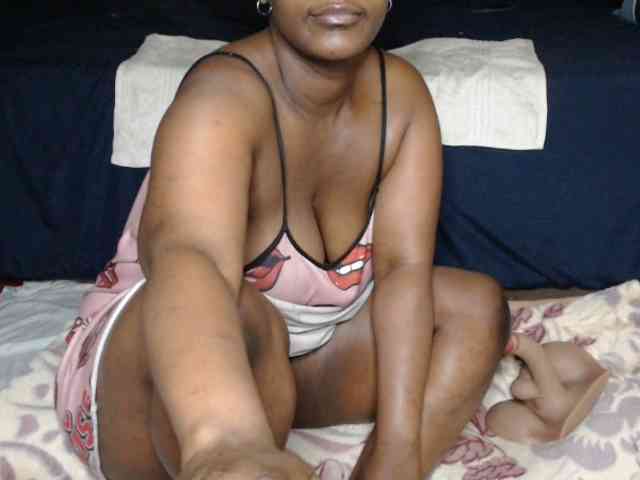 Prettybkack25 webcam