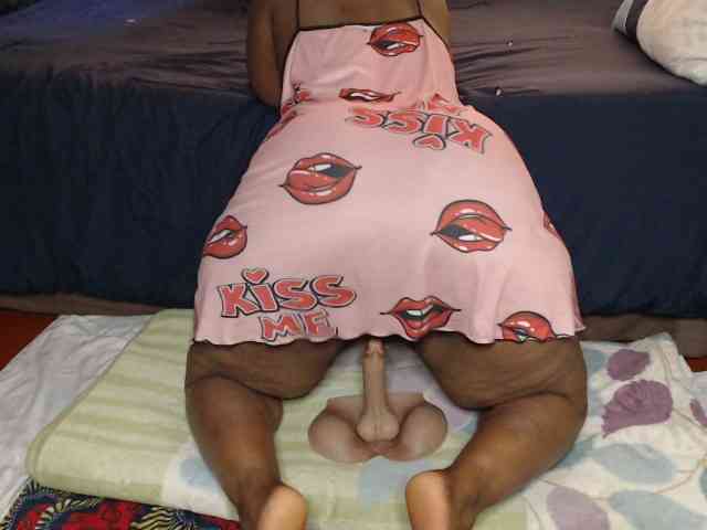 Prettybkack25 webcam