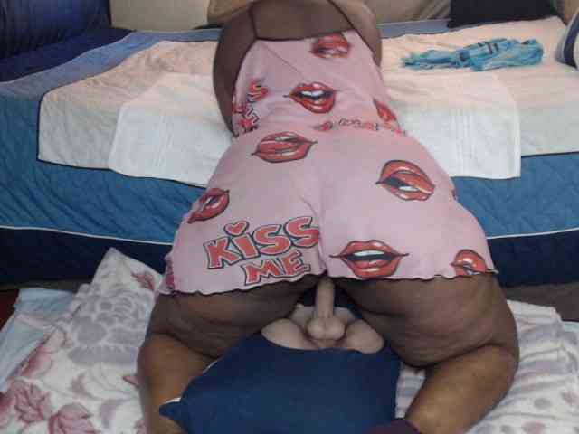 Prettybkack25 webcam