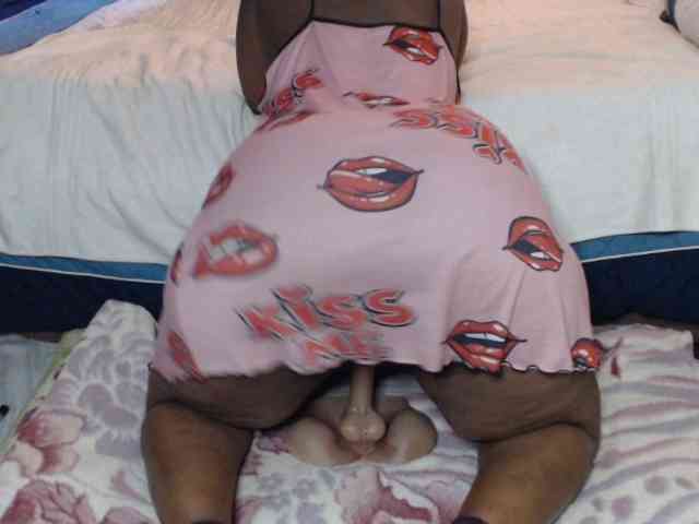 Prettybkack25 webcam