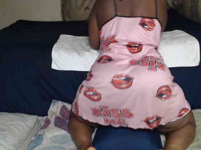 Prettybkack25 webcam