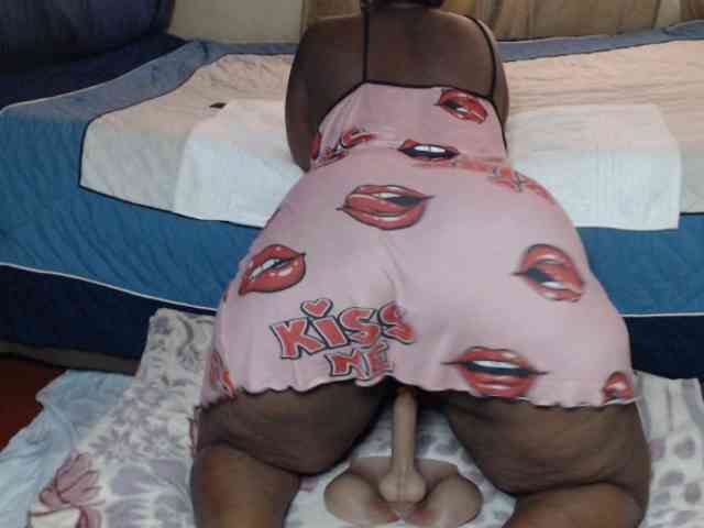 Prettybkack25 webcam