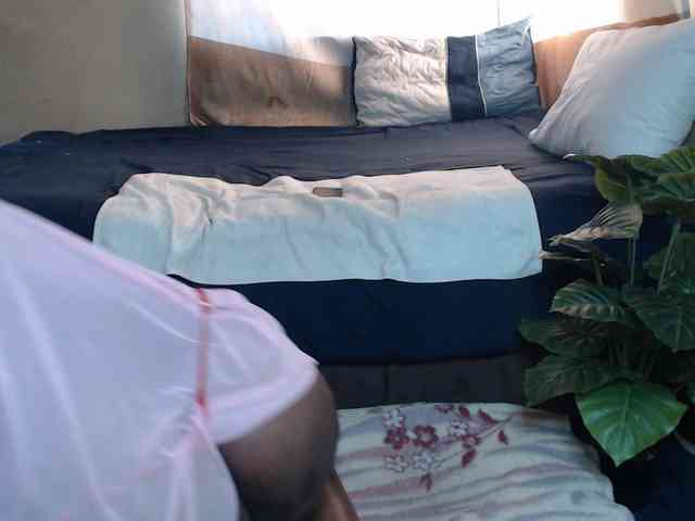 Prettybkack25 webcam