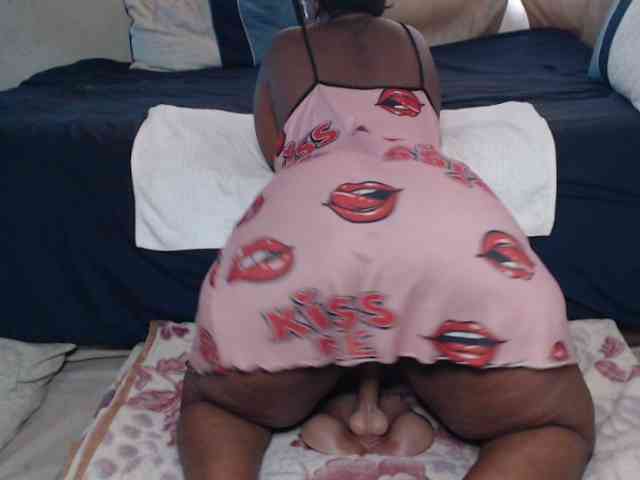 Prettybkack25 webcam