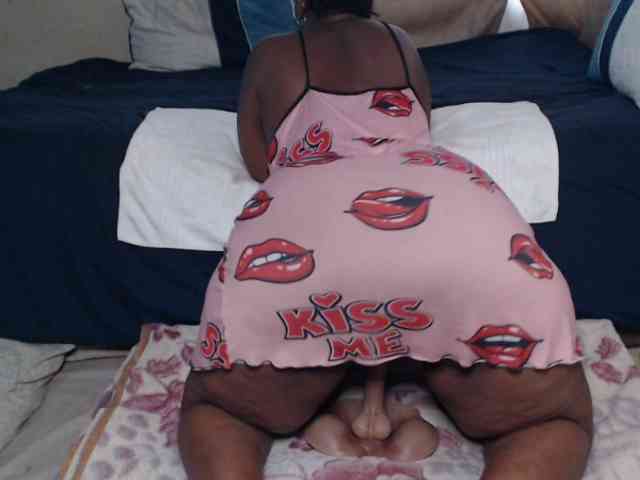 Prettybkack25 webcam