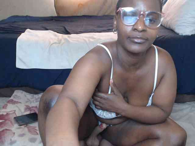 Prettybkack25 webcam