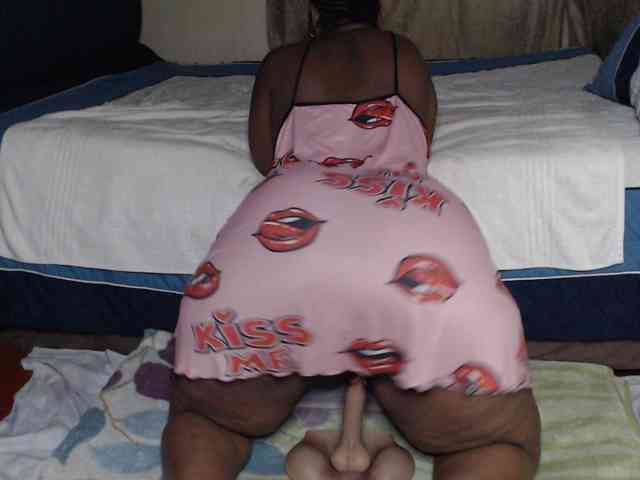 Prettybkack25 webcam