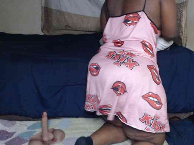 Prettybkack25 webcam