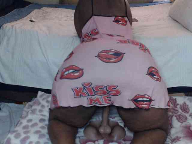 Prettybkack25 webcam