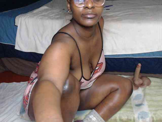 Prettybkack25 webcam
