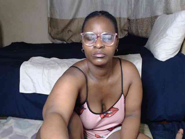 Prettybkack25 webcam