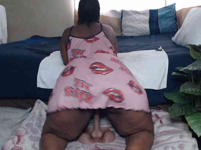 Prettybkack25 webcam