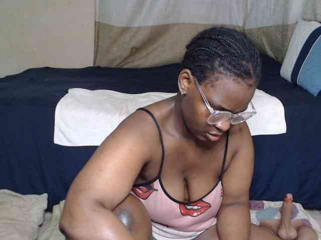 Prettybkack25 webcam