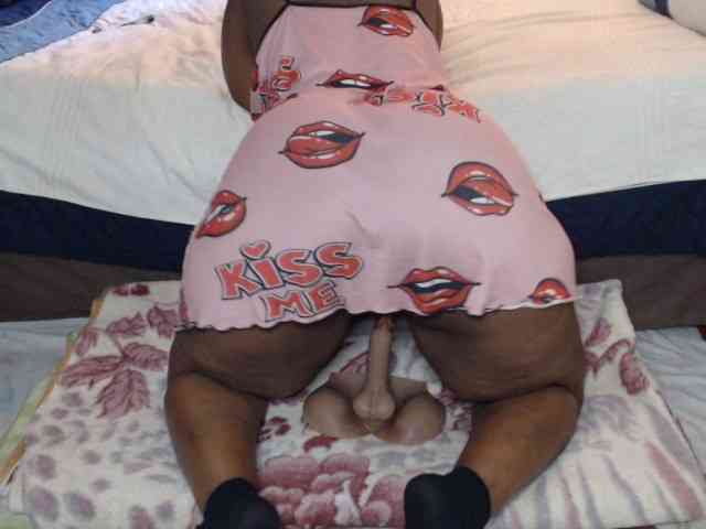 Prettybkack25 webcam