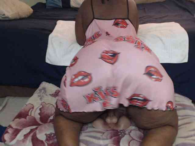 Prettybkack25 webcam