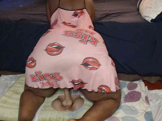 Prettybkack25 webcam