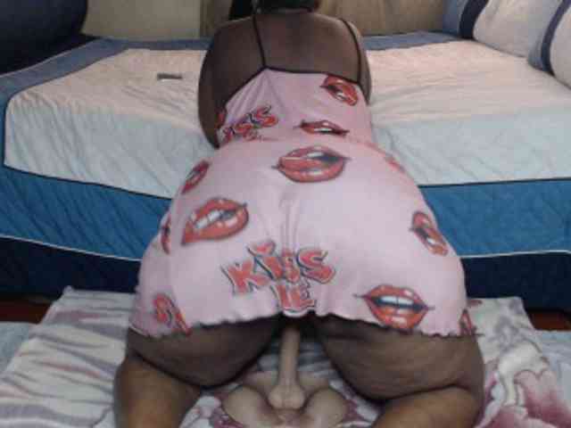 Prettybkack25 webcam