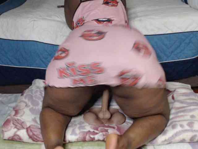 Prettybkack25 webcam