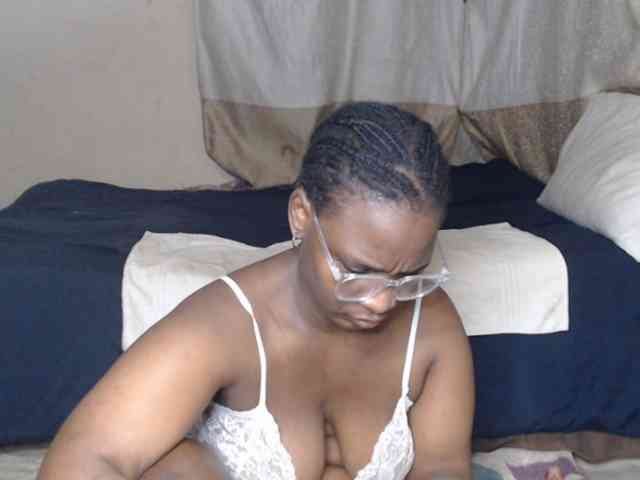 Prettybkack25 webcam
