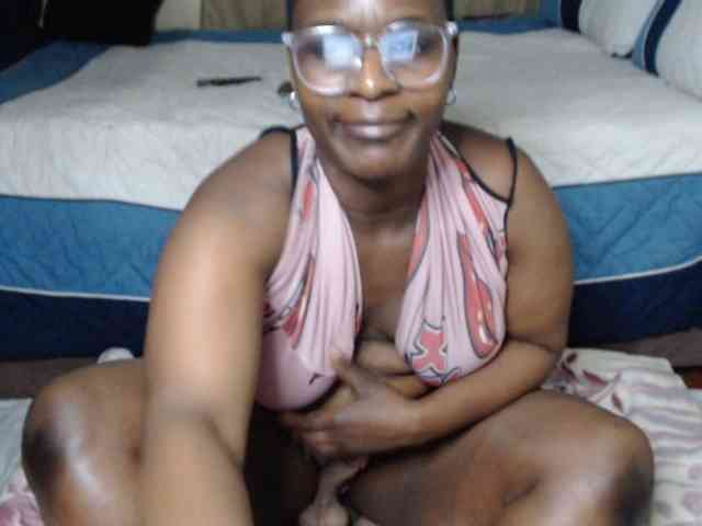 Prettybkack25 webcam