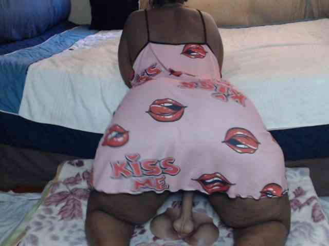 Prettybkack25 webcam