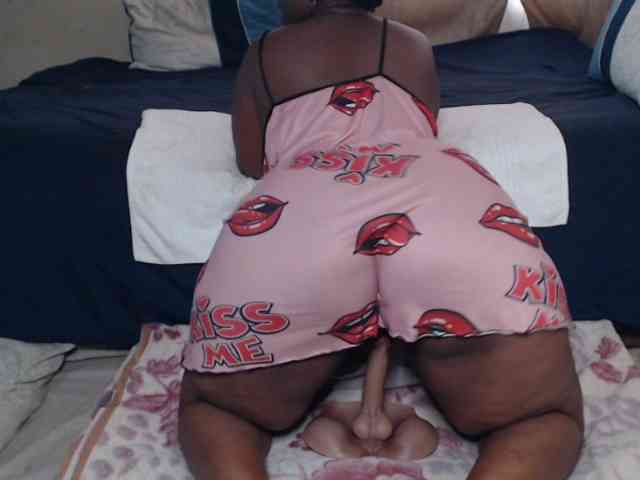 Prettybkack25 webcam
