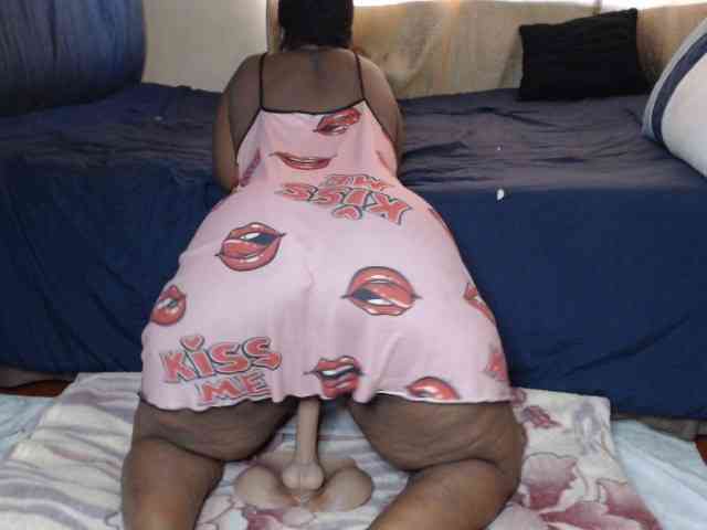 Prettybkack25 webcam