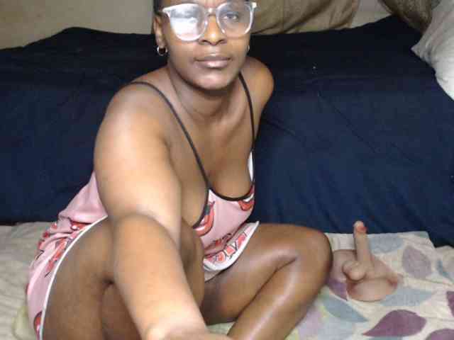 Prettybkack25 webcam